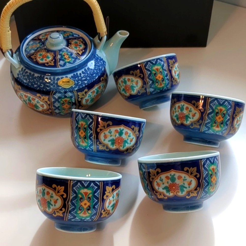 Japanese Arita-yaki Hand Painted Fine Porcelain Complete Set NIB